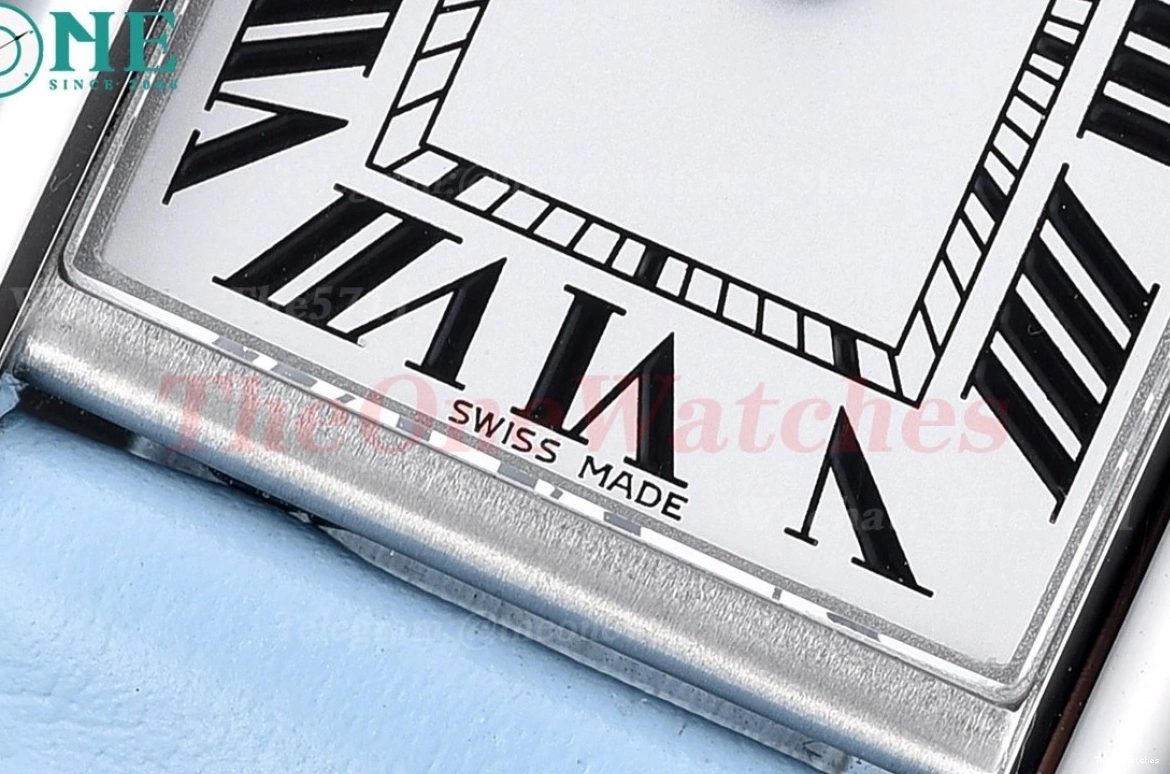 Quartz Leather White Strap LE Blue dial SS Small On Tank K11F Must 0330